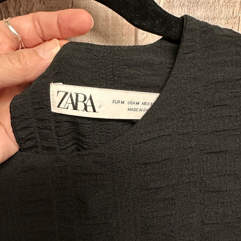 Zara black textured mini dress - Picture 3 of 8